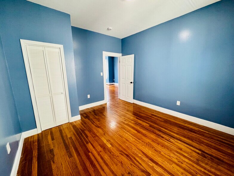 Building Photo - 61 Cypress St