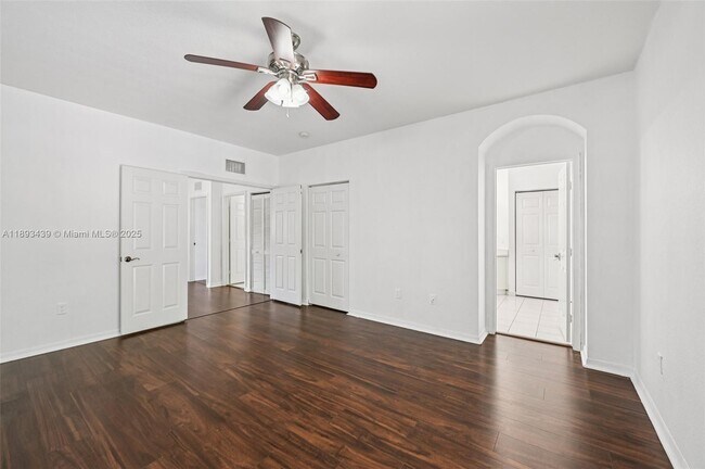 Building Photo - 2456 SE 19th Ct