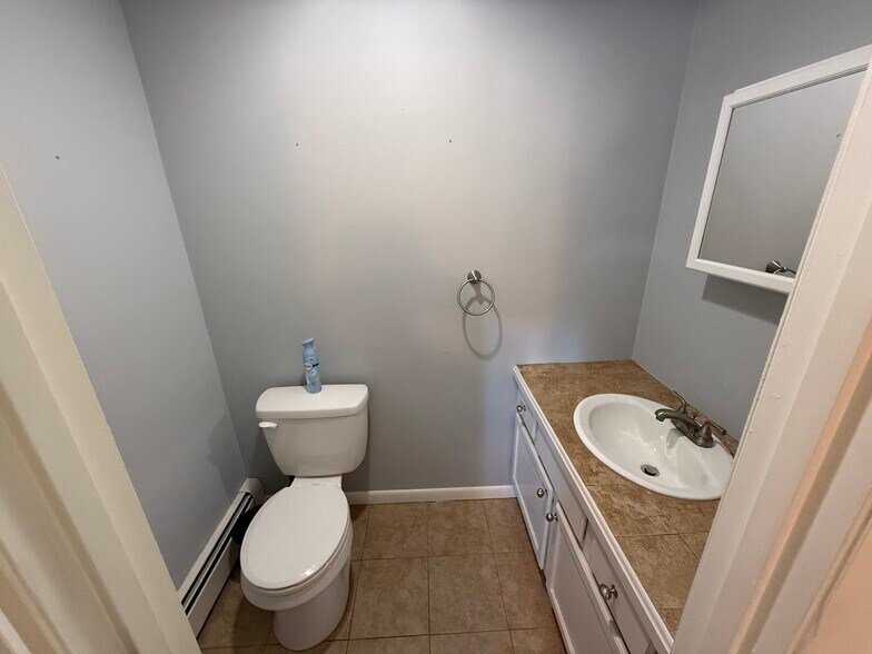 1st floor half-bath - 513 Tidewater Dr