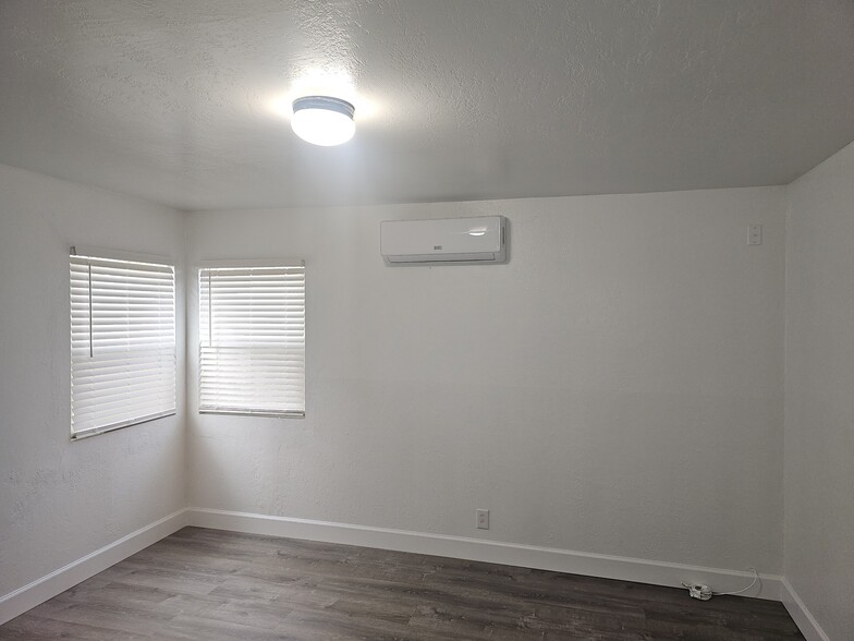 Bedroom - 1842 Lynwood Dr