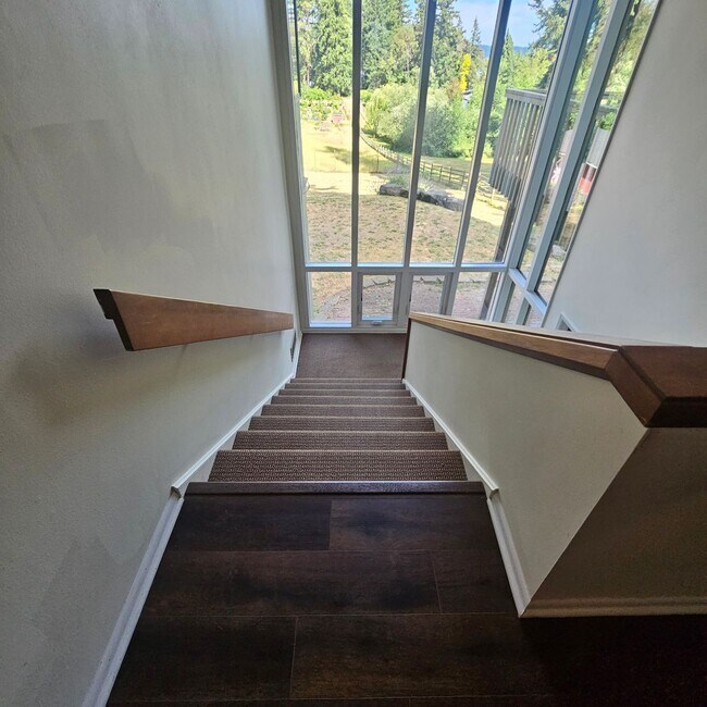 Building Photo - Private Bainbridge Island Retreat with Acreage & Modern Comforts