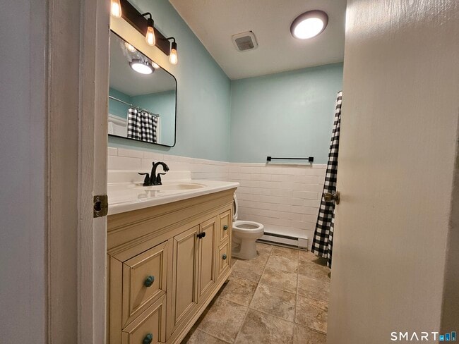 Building Photo - 48 Wellington Dr