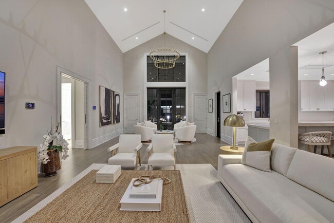 Building Photo - 400 Mola Ave