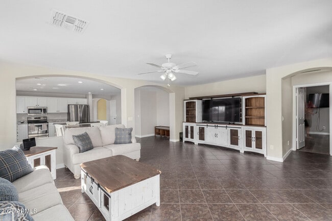 Building Photo - 16035 N 159th Dr