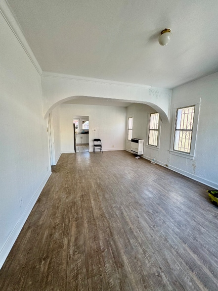 Building Photo - 250 W 49th St