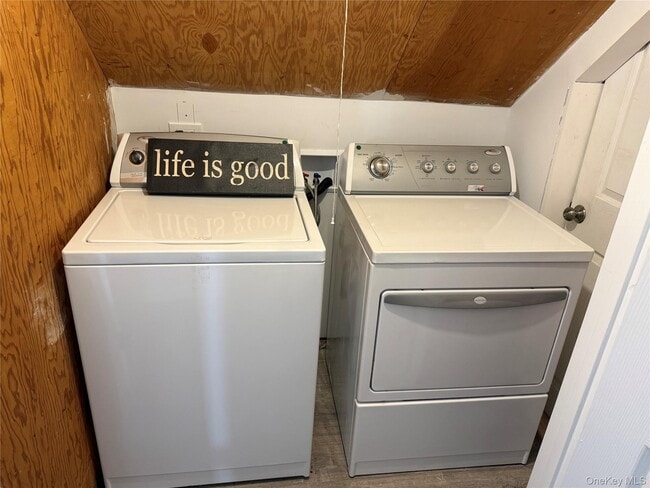 Building Photo - 1 E Main St