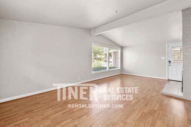 Building Photo - 8968 Talisman Dr