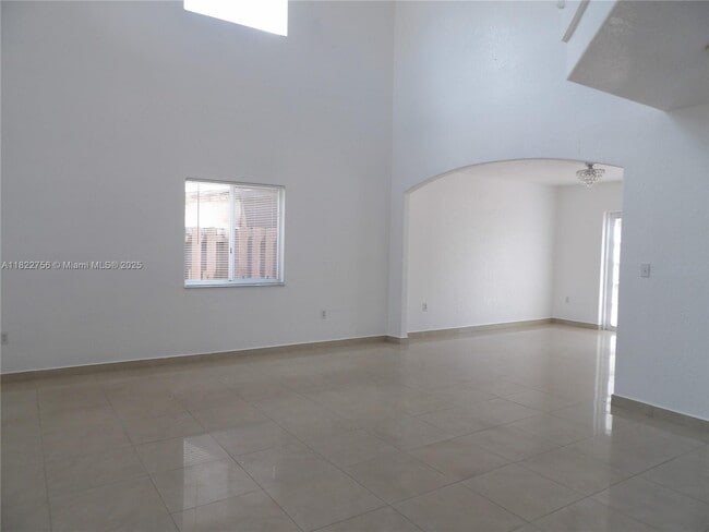 Building Photo - 5411 SW 158th Ct