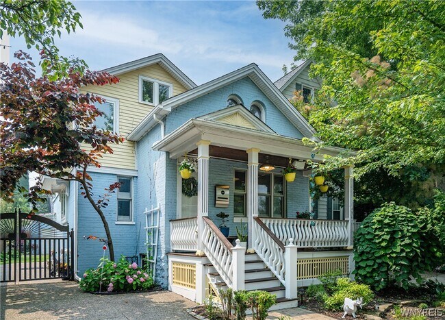 Building Photo - 384 Summer St