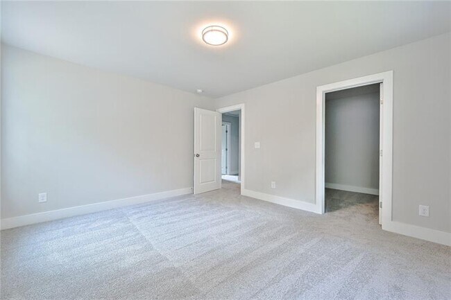 Building Photo - 2704 Allyn Way NW