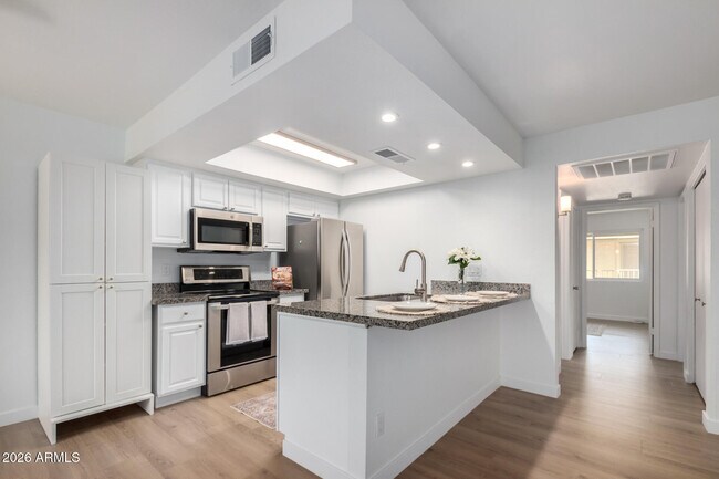Building Photo - 1224 N 85th Pl