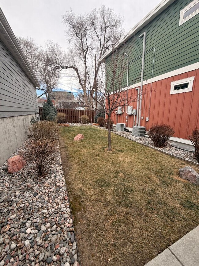 Building Photo - 525 E Kiowa St