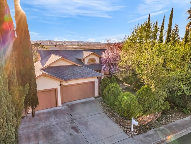 Building Photo - REMARKABLE VIEWS...LOTS OF PRIVACY IN YOUR OWN LITTLE WORLD..