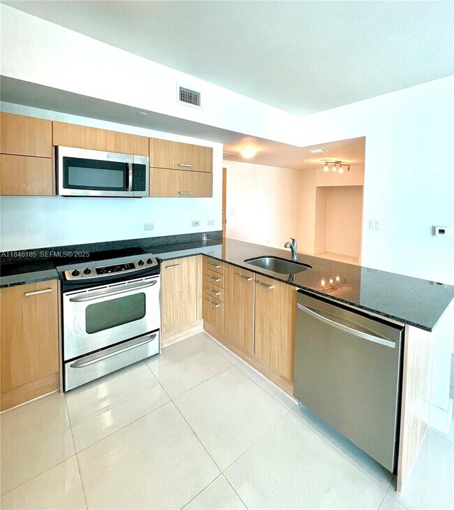 Building Photo - 350 S Miami Ave