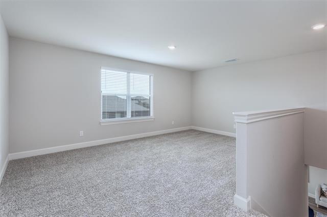 Building Photo - 637 Emerson Dr