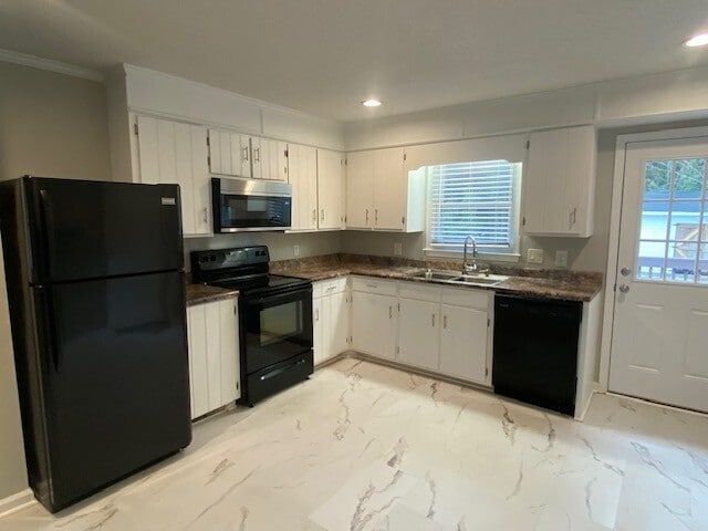 Building Photo - 3 Bedroom House