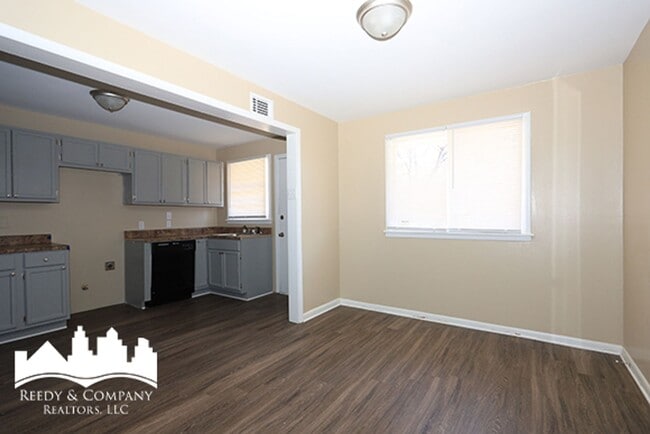 Building Photo - Welcome to 4396 Millbranch!