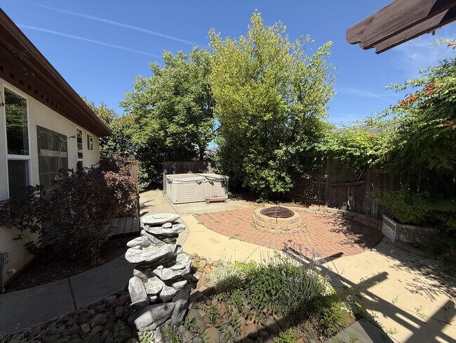 Building Photo - 1284 Virage Ln