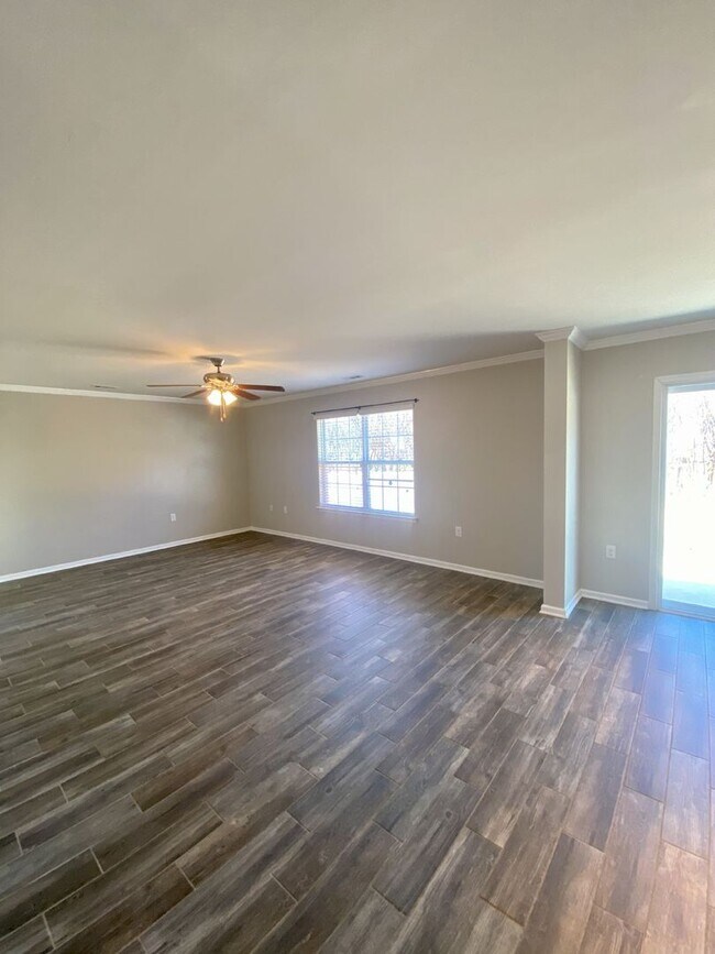 Building Photo - 1239 Farm Branch Dr SW