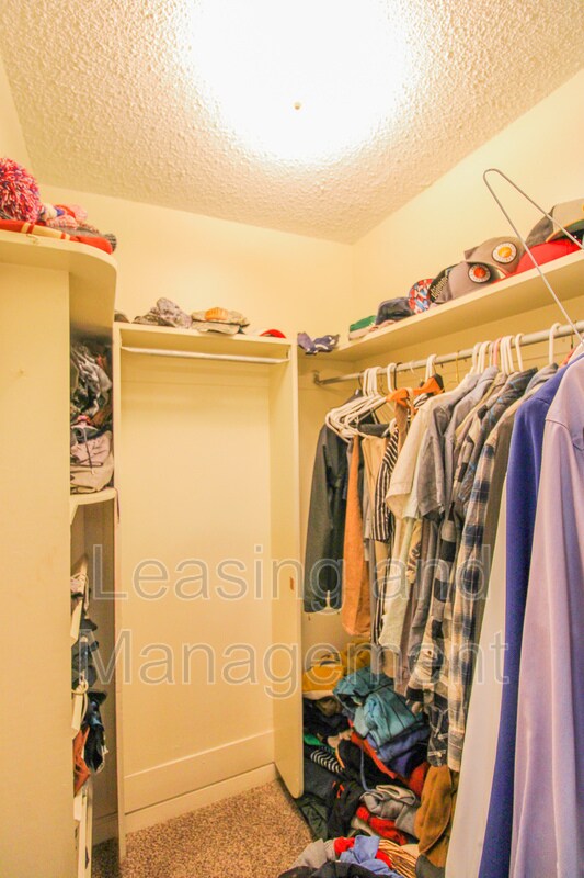 Building Photo - 1709 Mulmar St