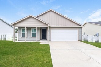 Building Photo - 176 Bluebonnet