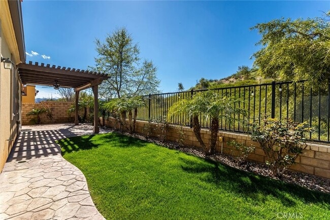 Building Photo - 28629 Farrier Dr