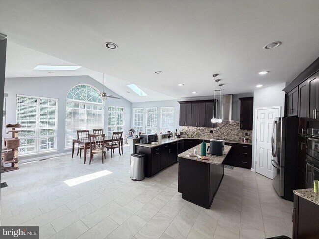 Building Photo - 14038 Walney Village Ct