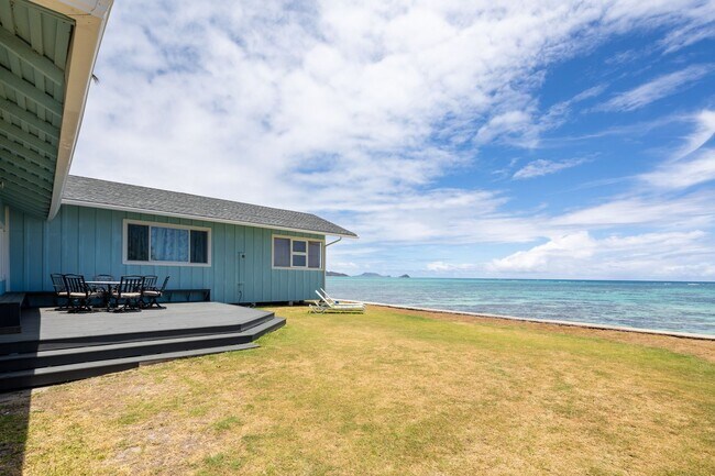 Building Photo - Casual Beach Front 3 Bedroom, 2 Bath Home ...