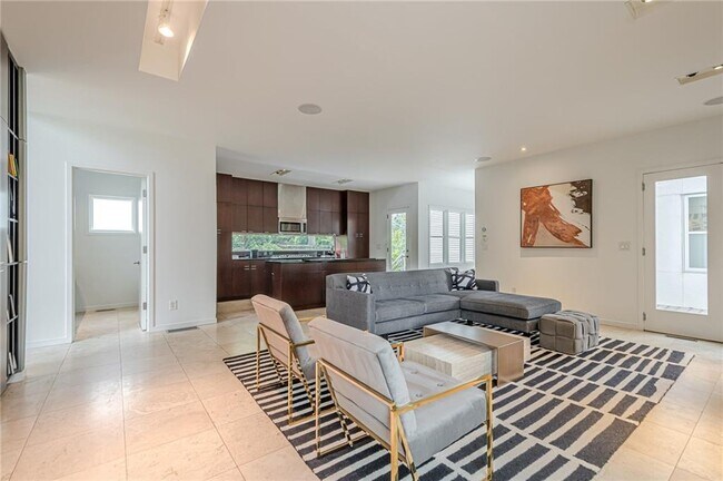 Building Photo - 2269 Briarwood Hills Dr NE