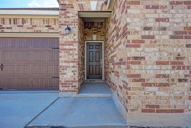 Building Photo - 1636 River Plateau Dr