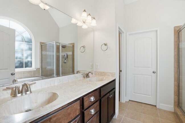 Building Photo - Beautiful Home for Lease in Buckhead