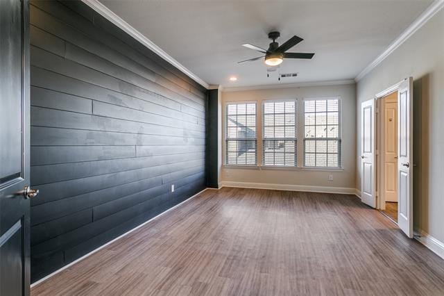 Building Photo - 515 W Royal Ln