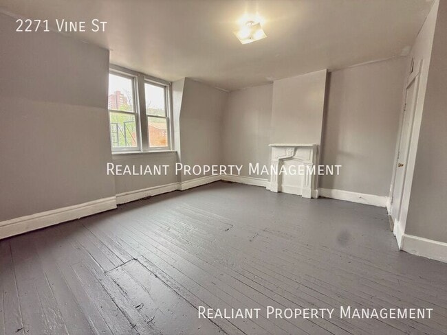 Building Photo - 2271 Vine St