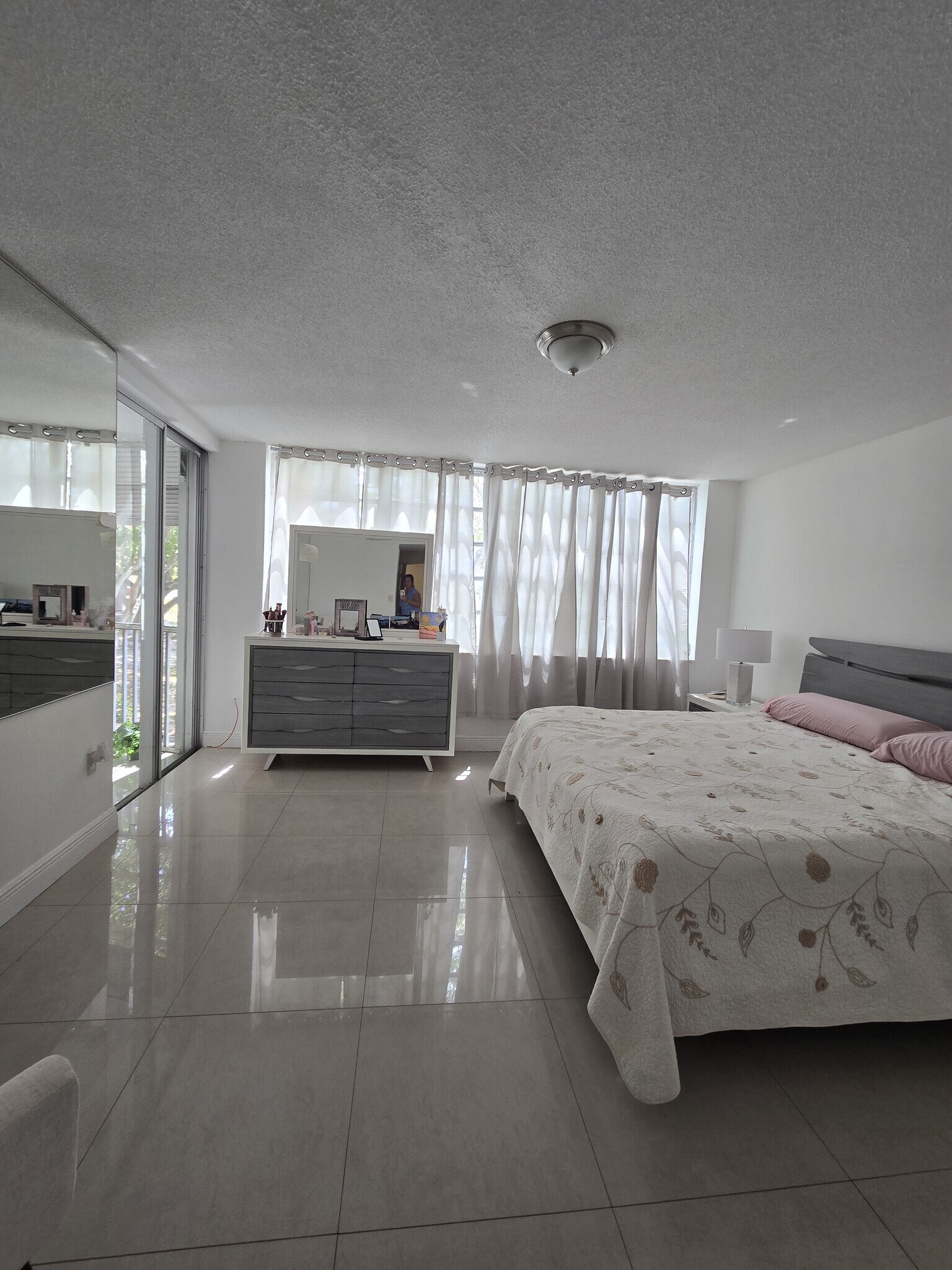 Master bedroom - 1670 NE 191st St