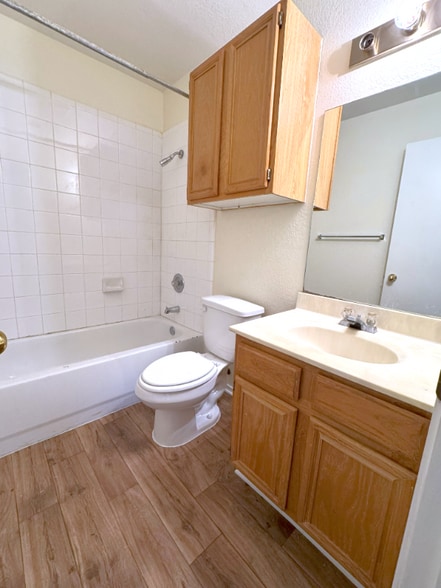 Building Photo - 1108 Horizon Dr