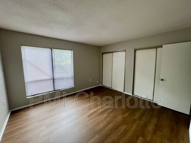 Building Photo - 5016 Sardis Rd