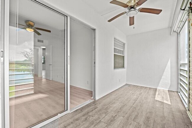Building Photo - 2044 Hythe A