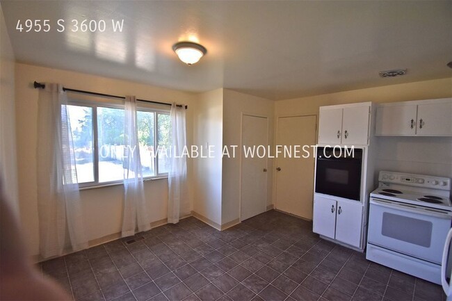 Building Photo - Beautiful 2 Bed Taylorsville Unit! No Depo...