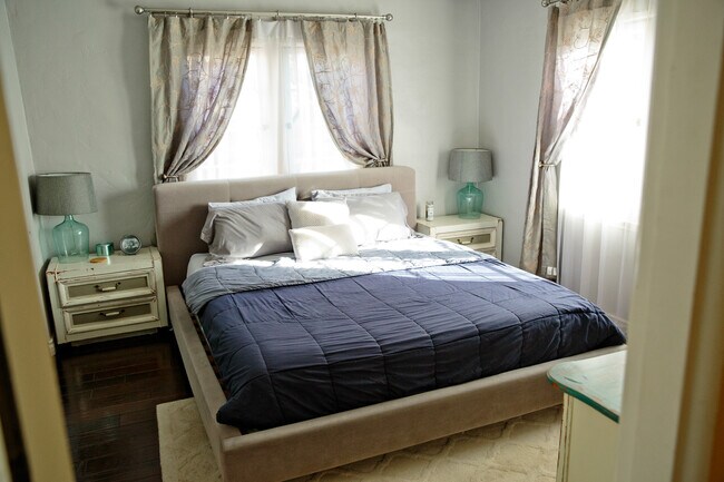 Building Photo - 141 S Brighton St