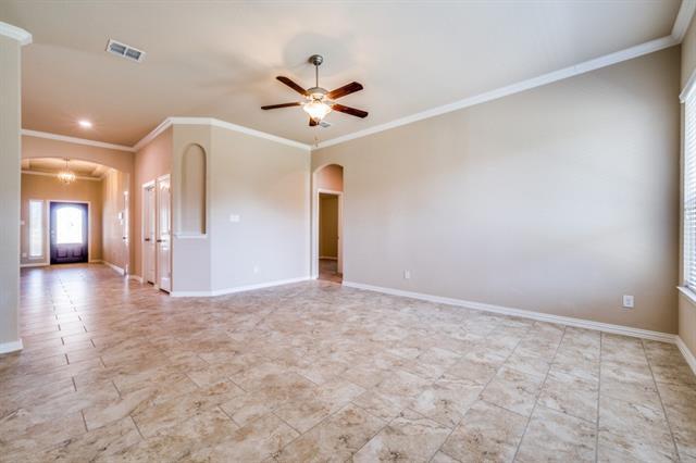 Building Photo - 16708 Central Garden Ln