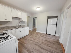 Building Photo - 49 Rosedale St