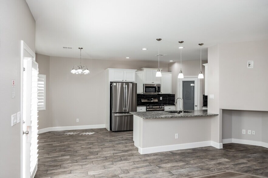 Building Photo - 5085 Wild Creek Falls Way