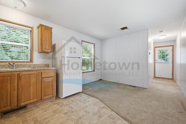 Building Photo - 136 Cedar Hill