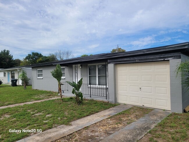 Building Photo - FOR RENT!!! SIMPLY STUNNING  3 BEDROOM 2 B...