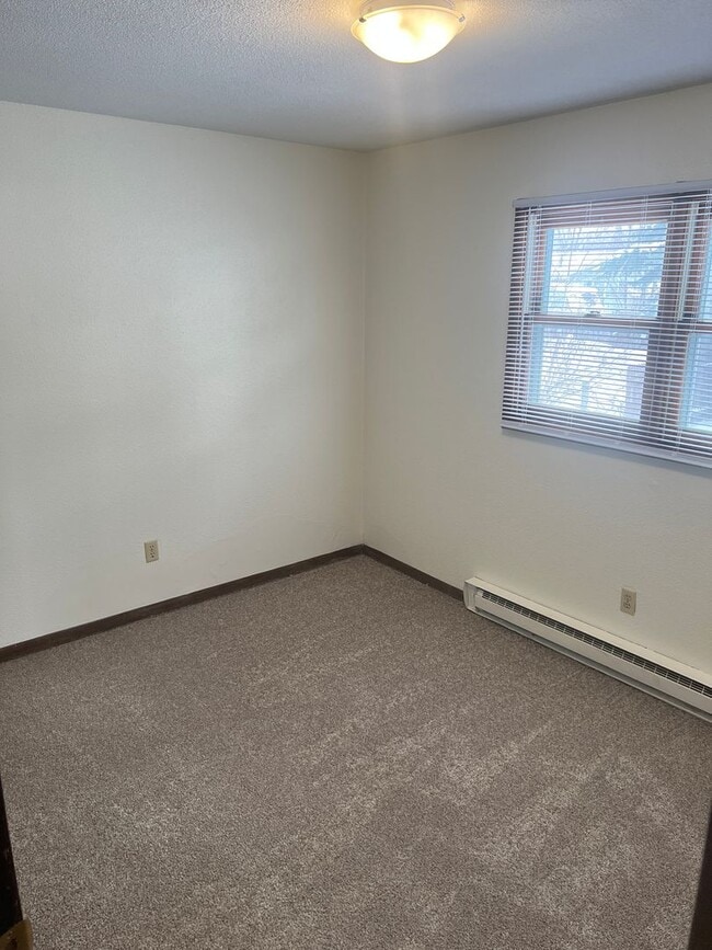 Building Photo - 723 S 25th St