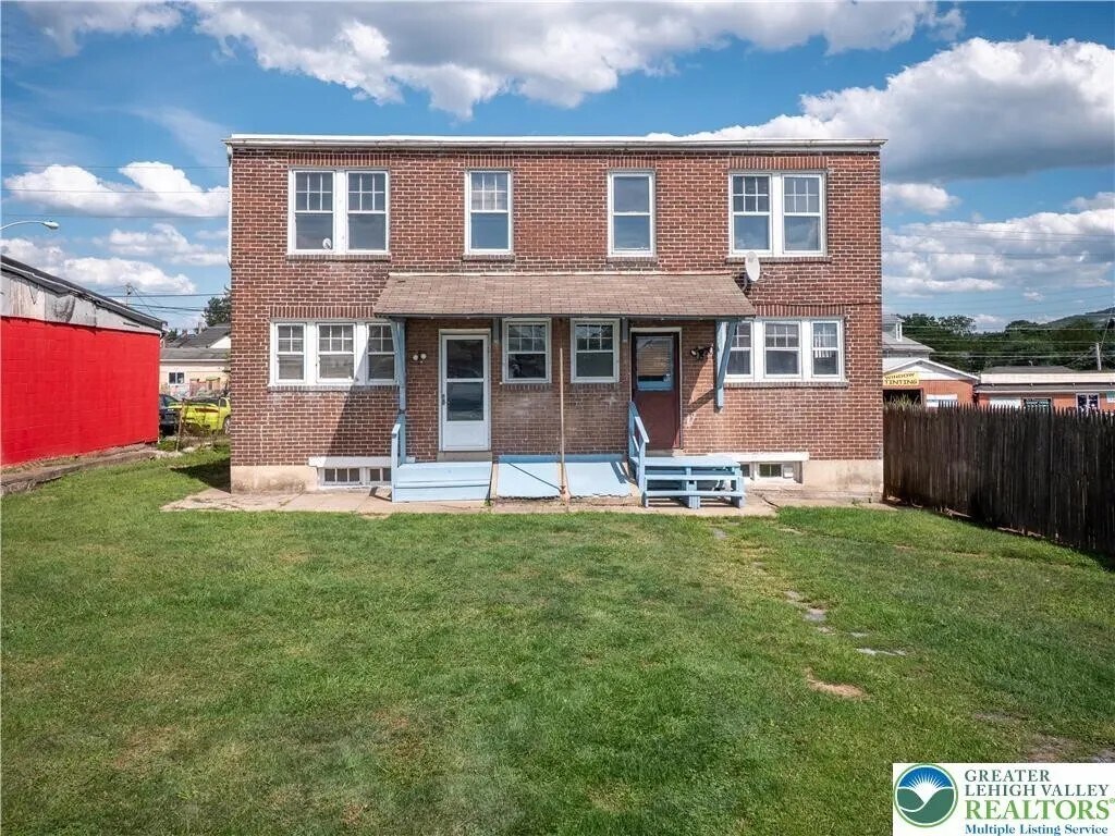 Backyard - 1051 S 25th St