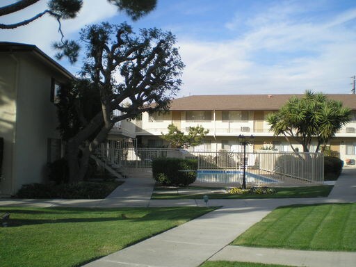 Building Photo - 10635 Colima Rd