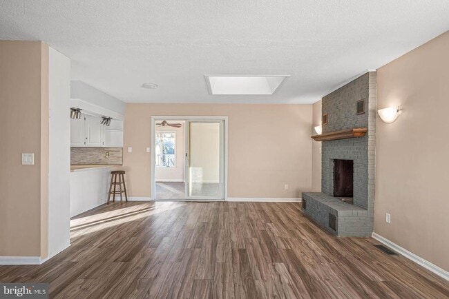 Building Photo - 521 Harbor Rd