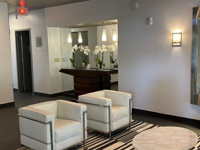 Building Photo - 2400 Presidential Way