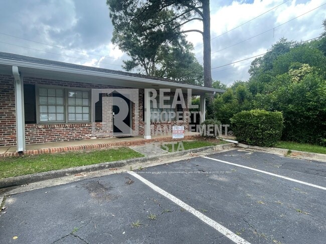 Primary Photo - 406 Russell Pkwy